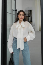 Load image into Gallery viewer, Women's shirt
