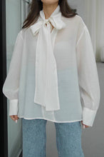 Load image into Gallery viewer, Women's shirt
