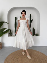 Load image into Gallery viewer, dress
