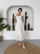 Load image into Gallery viewer, dress
