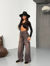 Load image into Gallery viewer, jeans
